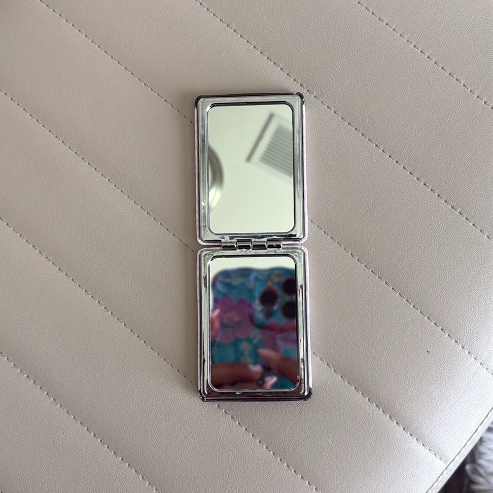 Compact mirror - Picture 2 of 2